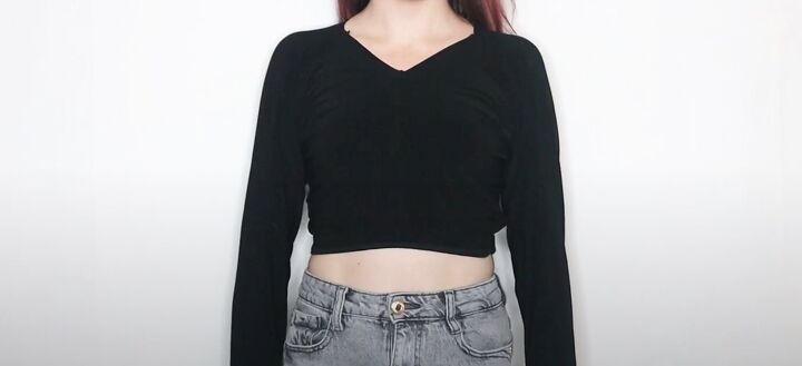 how to diy a cute woven crop top, Trying on top