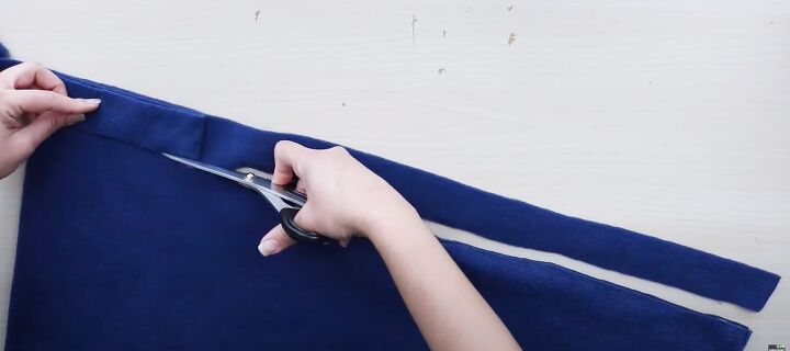 how to diy a super cozy belted poncho, Cutting belt