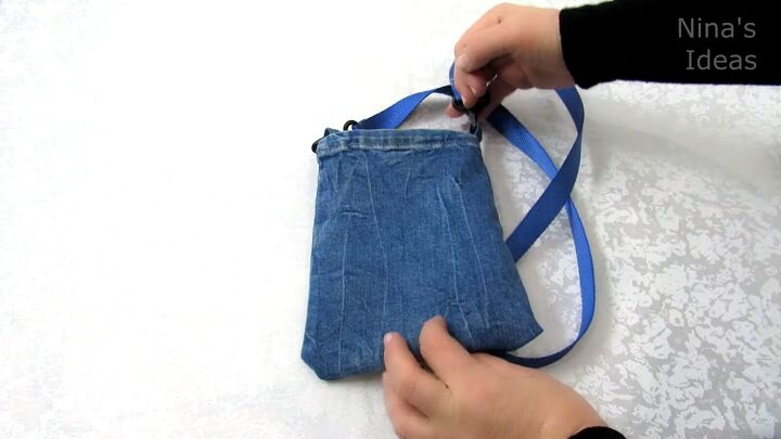 how to diy a cute and easy denim pouch, Attaching the straps