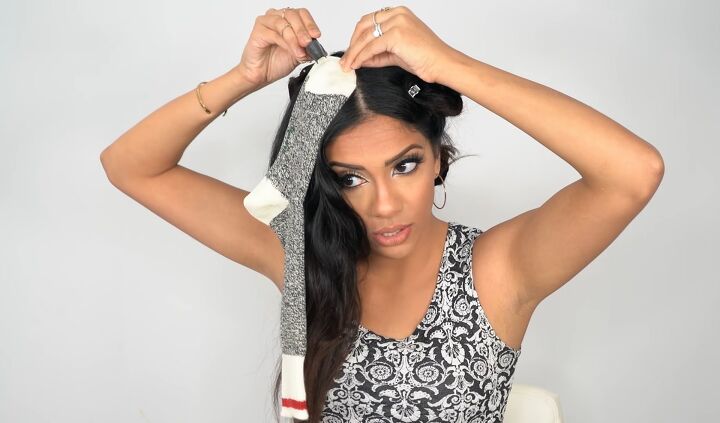 super easy heatless sock curls tutorial, Clipping sock to hair