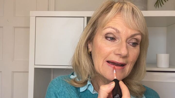 lifting makeup tutorial for mature skin, Adding fullness to lips