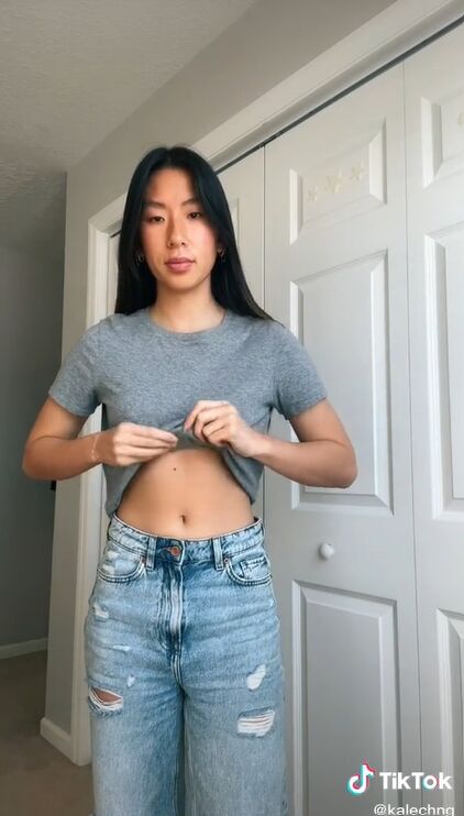 easy hack how to turn a t shirt into crop top without cutting, Adding bangle
