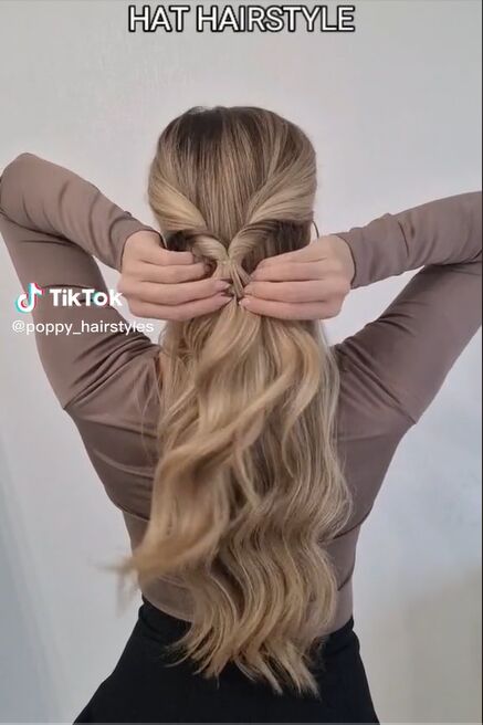 simple tutorial for a cute hairstyle with a hat, Topsy tail