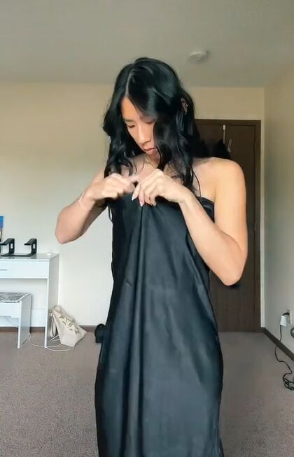 easy hack should you wear a corset under your dress, Tucking the straps
