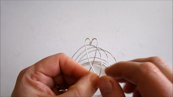 valentine s diy how to make a super cute wire heart ring, Pinching middle