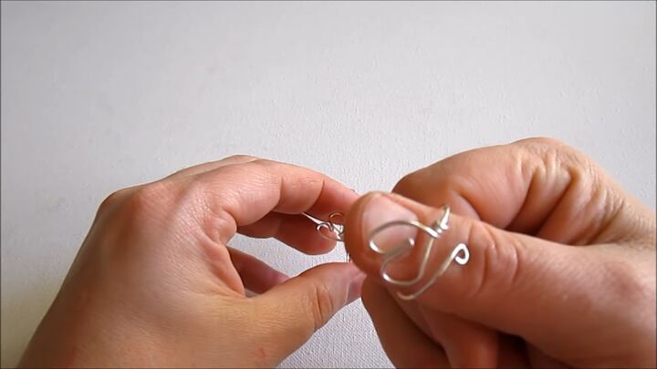 valentine s diy how to make a super cute wire heart ring, Determining ring size