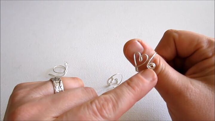 valentine s diy how to make a super cute wire heart ring, Determining ring size