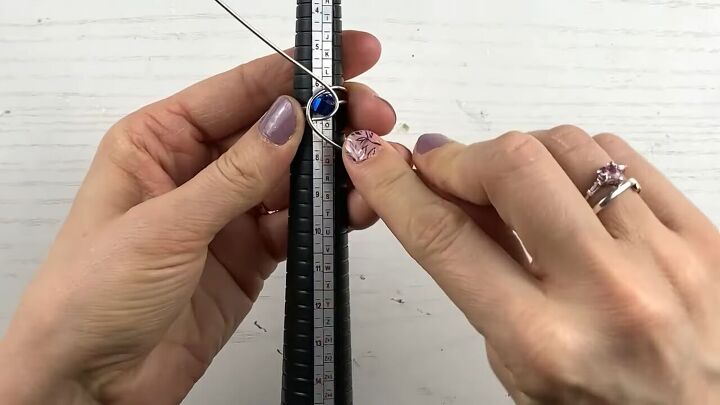 how to diy a super cute blue crystal wire ring, Wrapping ends