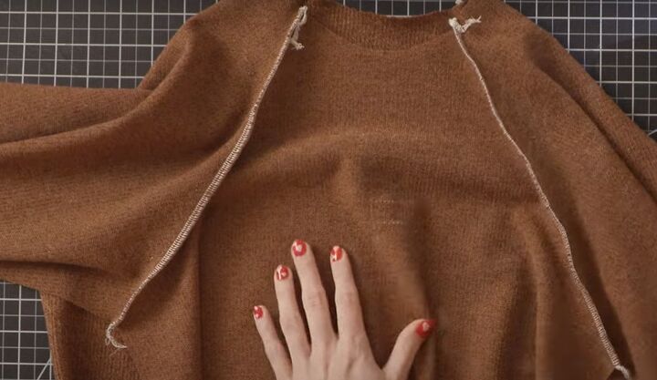 how to sew a cute and cozy sweater, Shoulder seams