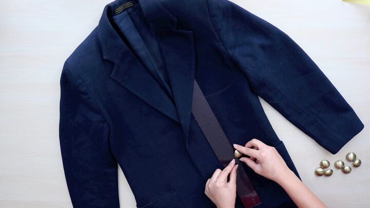 3 trendy upcycled blazer ideas, Figuring out button placement