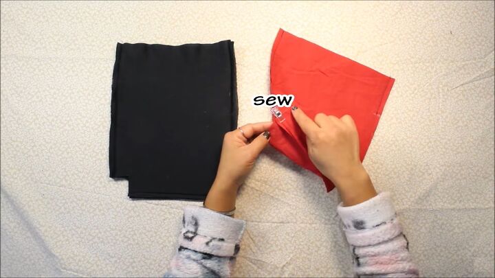 how to diy a super cozy fleece beret and bag set, Sewing corners