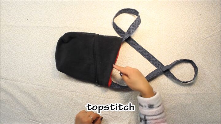 how to diy a super cozy fleece beret and bag set, Topstitching