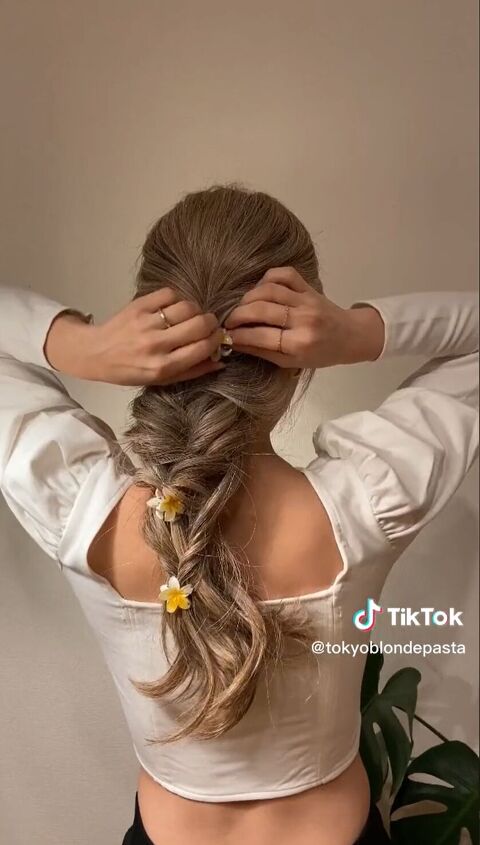 the perfect hairstyle for spring, Finishing touches
