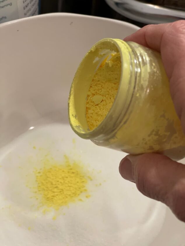 how to make shower steamers you will love, ADDING THE YELLOW COLORANT