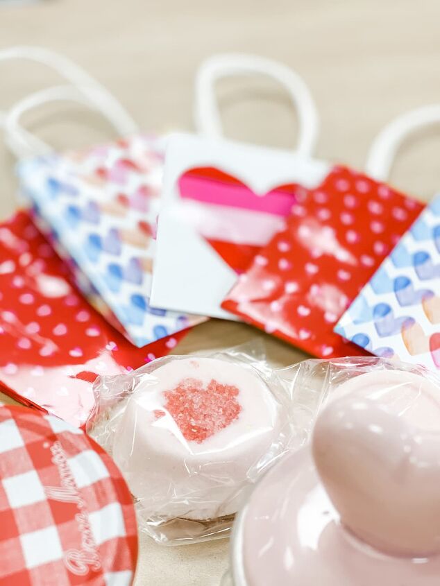 how to make shower steamers you will love, CUTE LITTLE BAGS ARE PERFECT FOR ONE OR TWO MELTS FOR A GIFT