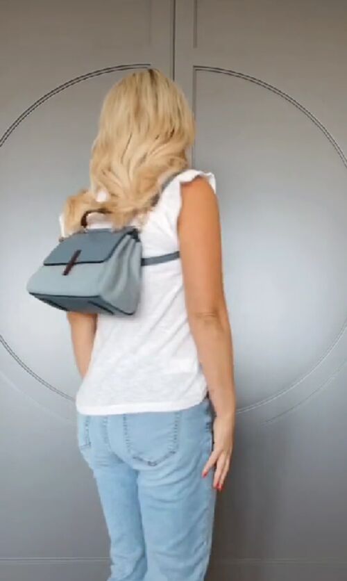 here s how to turn any purse into a backpack, Easy backpack hack
