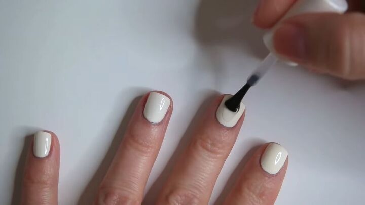 streak free tutorial how to float nail polish, Applying top coat