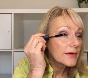 3 Quick And Easy Eyeliner Looks For Older Women Upstyle 9177