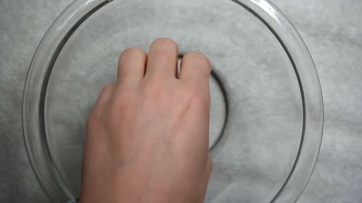 how to remove press on nails without damage, Soaking nails in acetone