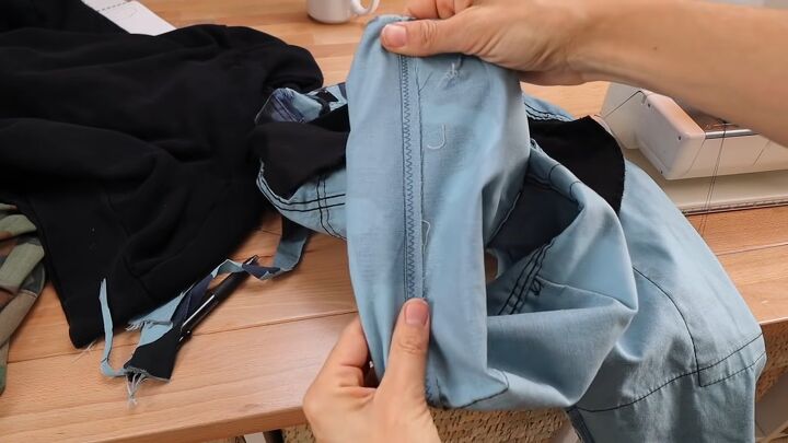 how to alter pants the quick and easy way, Sewing the seam