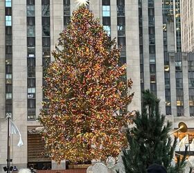what i wore to nyc in december, Here s a lovely photo of the iconic Christmas tree in NYC s Rockefeller Center