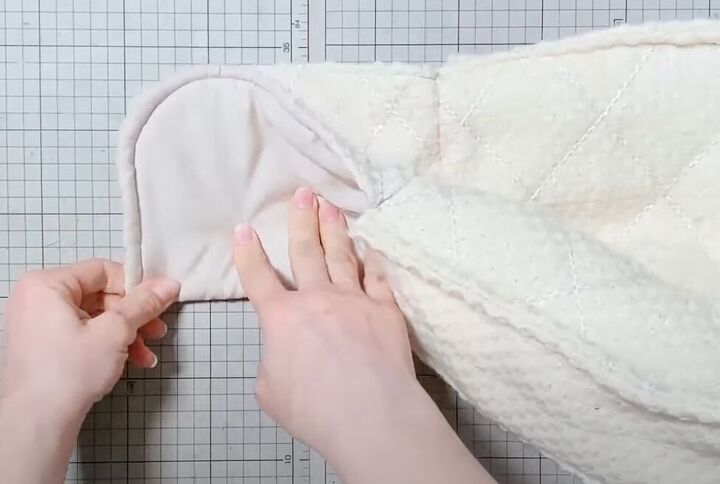 how to diy a super cute white shoulder bag, Adding a bag clasp