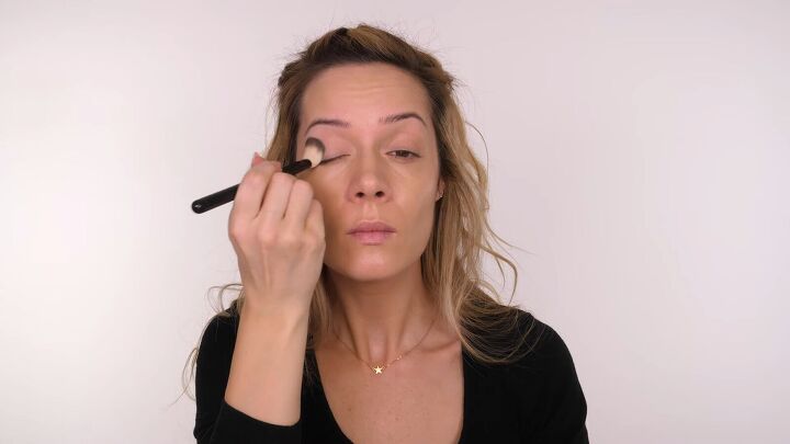 super simple everyday makeup tutorial, Setting eyes