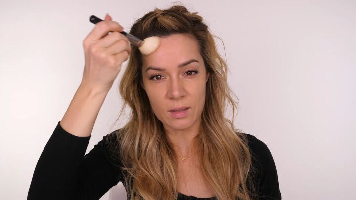 super simple everyday makeup tutorial, Applying bronzer