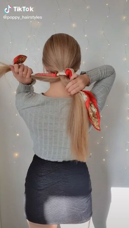 valentine s day hair inspo for a new look, Dividing hair