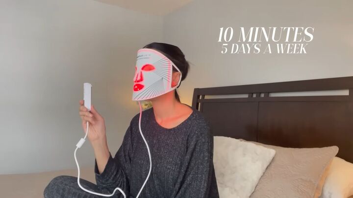 5 awesome tips on how to look 10 years younger, Using LED light therapy mask