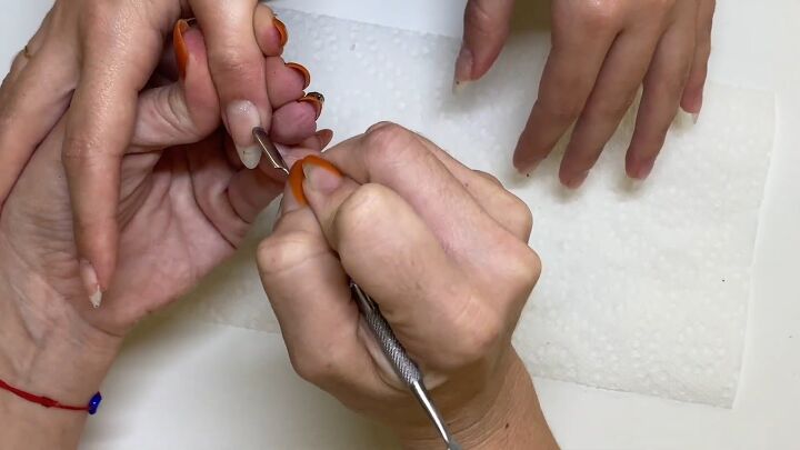 easy healthy nails manicure tutorial, Pushing back the cuticles