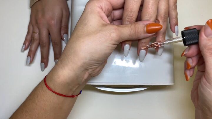 easy healthy nails manicure tutorial, Applying cuticle oil