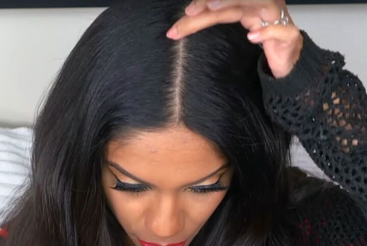 quick jumbo braid ponytails tutorial, Parted hair