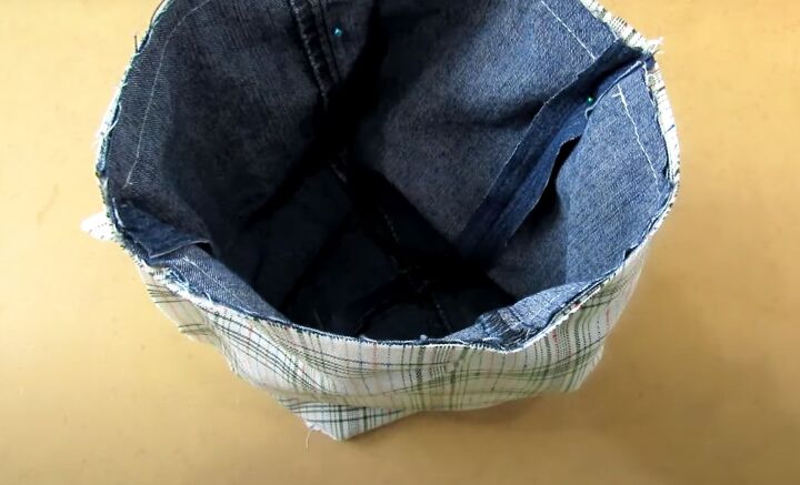 upcycling jeans how to diy an awesome denim reversible bag, Attaching lining
