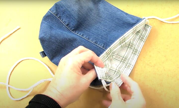 upcycling jeans how to diy an awesome denim reversible bag, Attaching drawstring