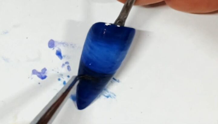 how to diy stunning blue moon nails, Blending