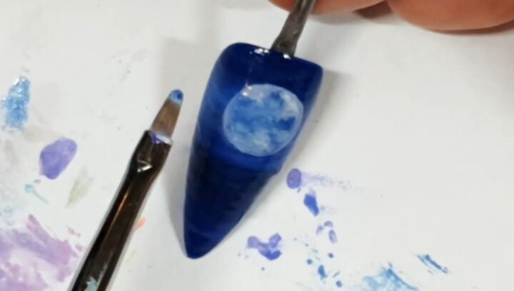 how to diy stunning blue moon nails, Adding detail