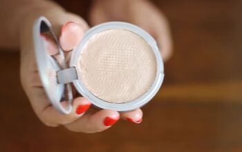 Super Easy Hack: How to Fix Broken Powder Makeup