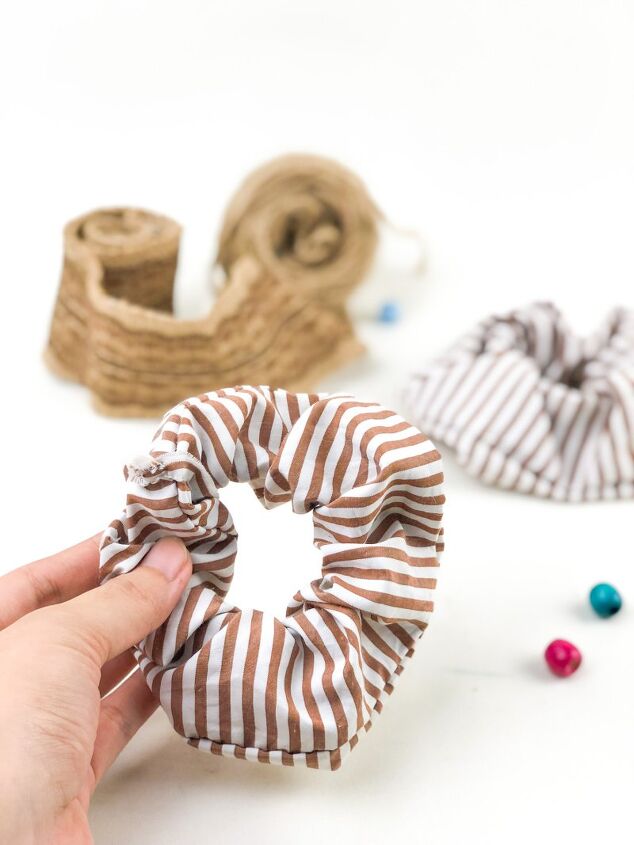 Scrunchie Sewing Tutorial | Upstyle