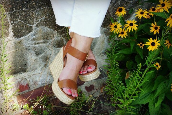 yes curvy girls can wear white skinny jeans, Cognac wedge sandals pair perfectly with a white outfit This nail polish is OPI