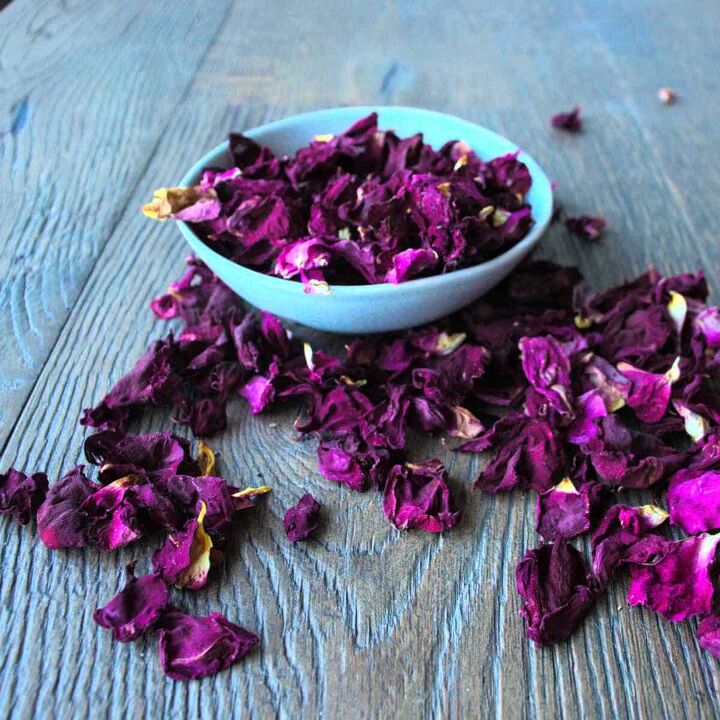 make rose petal powder recipe for glowing skin, dried rose petals