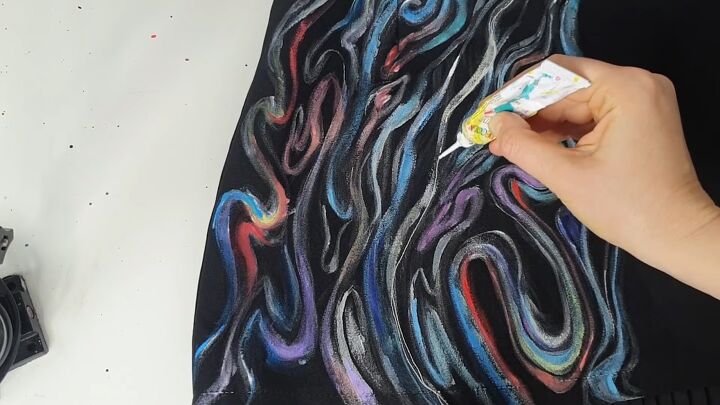 hand painting on clothes 3 unique ideas, Adding color