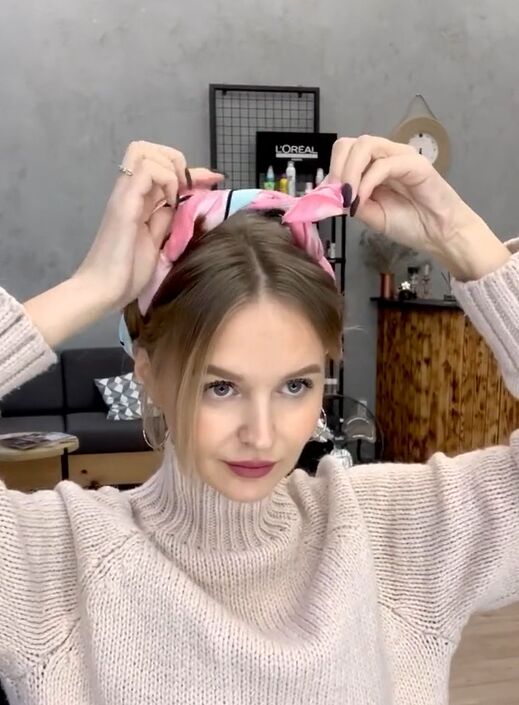 grab a silk scarf for this cute hair tutorial, Tying scarf
