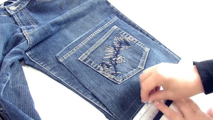 how to diy a cute and easy jean bag, Cutting the jeans