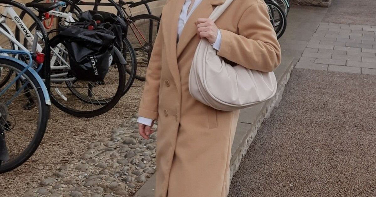 White Chelsea Boots Styling | Upstyle