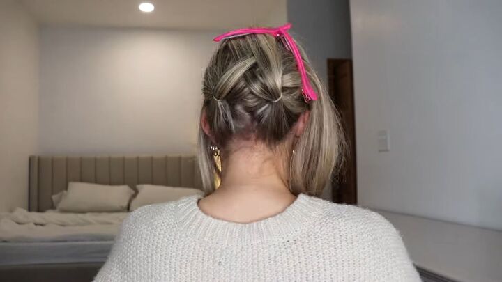 hair tutorial elegant bun hairstyle in 2 different ways, Weaving hair