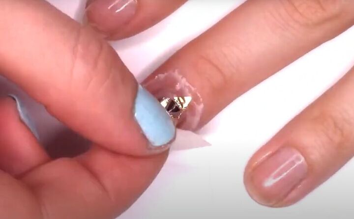 6 super impressive diy nail art hacks, Peeling off tattoo backing