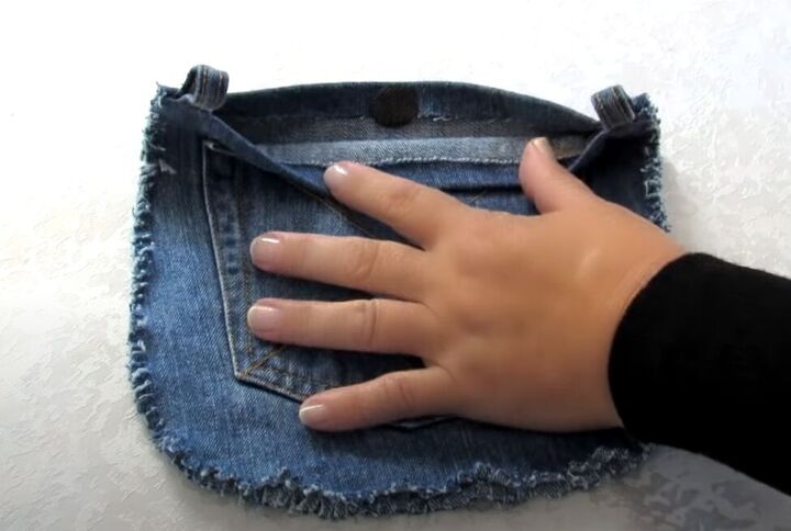 how to diy a super easy jean bag, Adding closure
