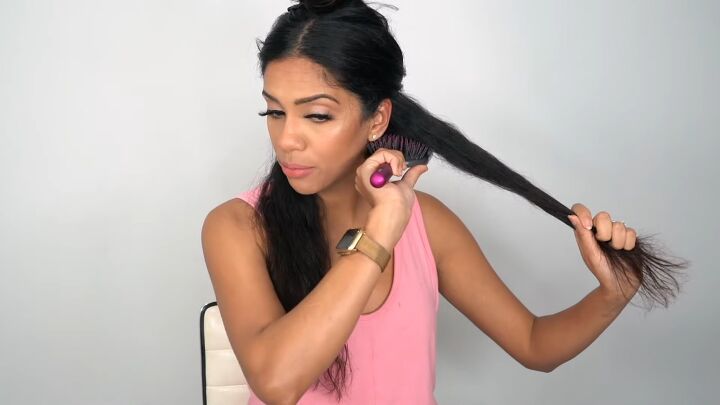 easy hair tutorial blow dry your hair straight like a professional, Brushing hair