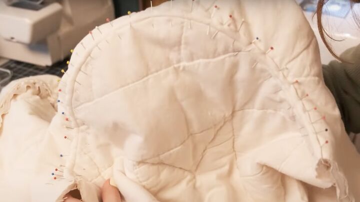 how to diy a super fabulous quilt coat, Inserting sleeves